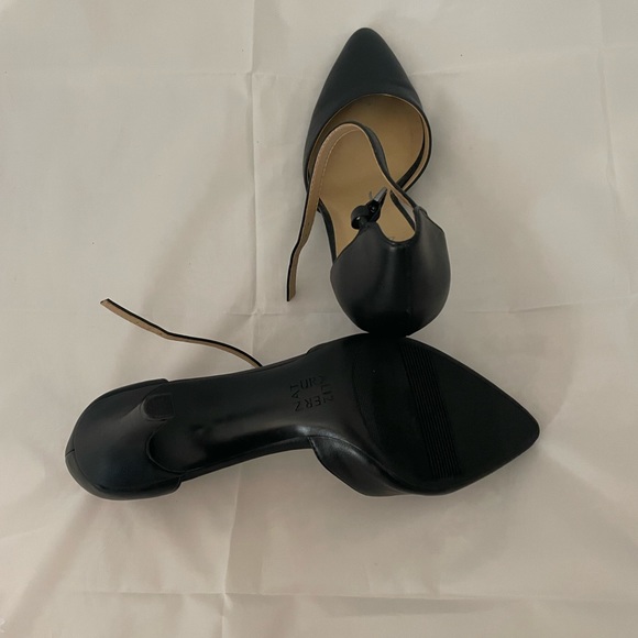 Naturalizer Black Heels - Picture 4 of 4